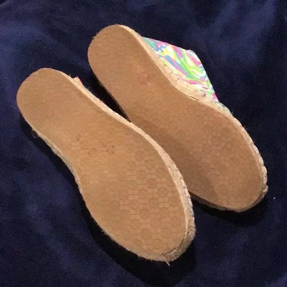 Lilly Pulitzer Slip on Shoes 7 - Picture 3 of 3
